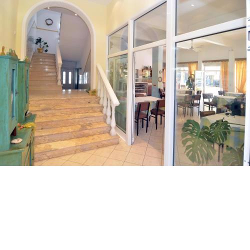 Polizotou Rooms