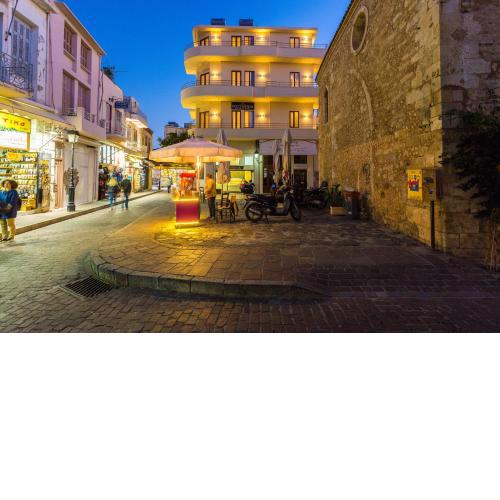 Polyxenia Suites