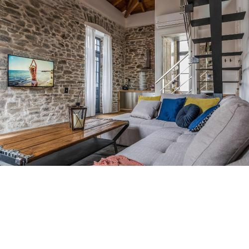 PomeGranate Suites