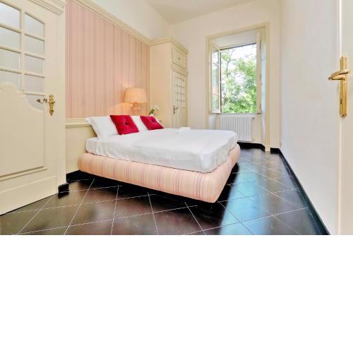 Pompeo Apartment