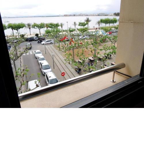 Ponent 3º2º centro Roses - Barneda Premium