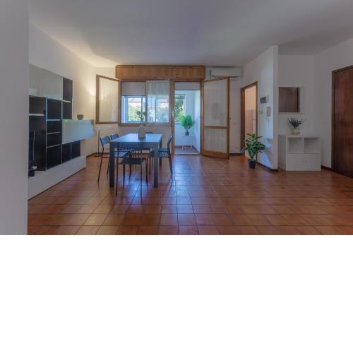Pontelagoscuro Huge & Residential Apartment