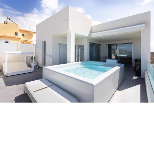 Pool Jacuzzi Home of Tulio