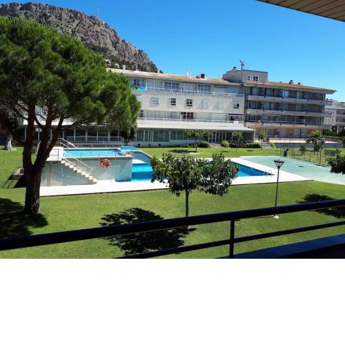Pool view apartment Blau Park A1Rentals