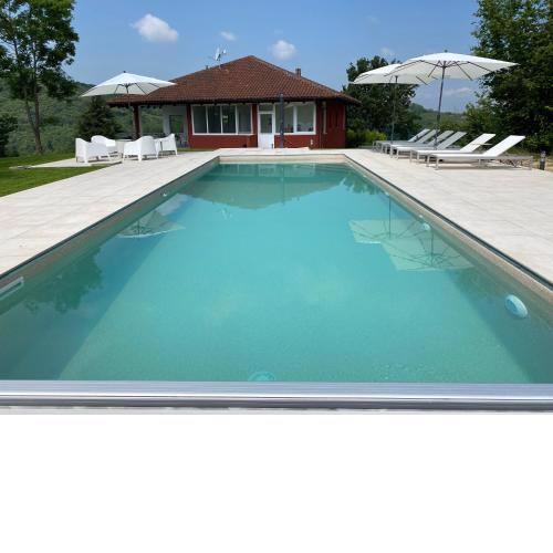Pool Villa with view on the Langhe hills