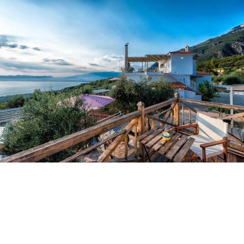 Poolside Paradise - Home Love Retreat by the Sea