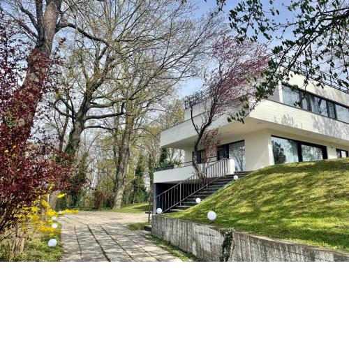 Porsche Villa mit Garten und Garage in Bestlage von Döbling in Wien