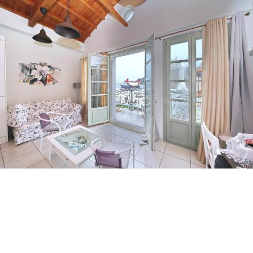 Port view apartment