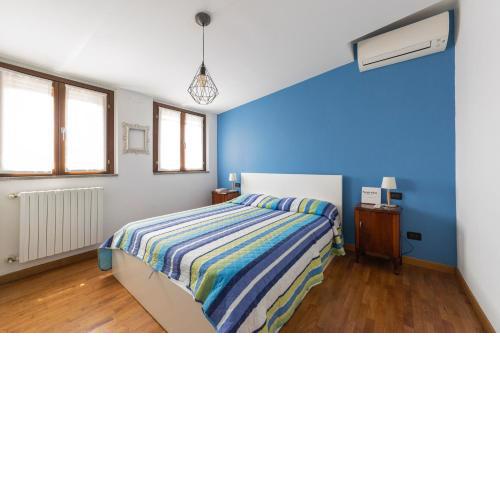 Porta Genova Balcony Apartment