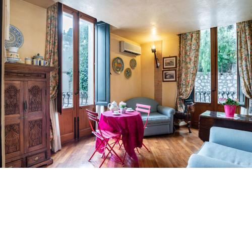 Porta Messina Functional Apartment