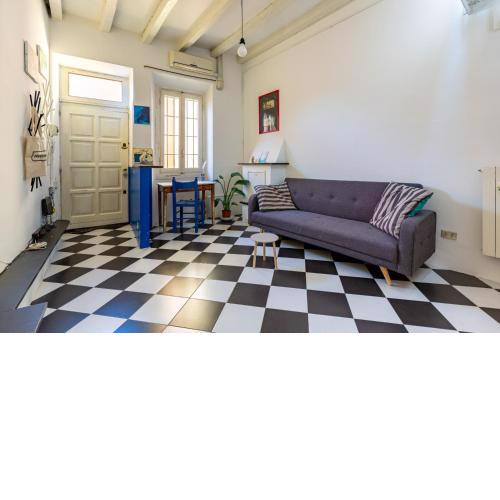 Porta Ticinese colorful apartment!