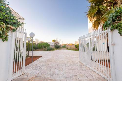 Porto Cesareo Luxury Air-conditioned Villa 12 sleeps Torre Lapillo