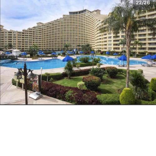 Porto Sokhna pyramids family only 1