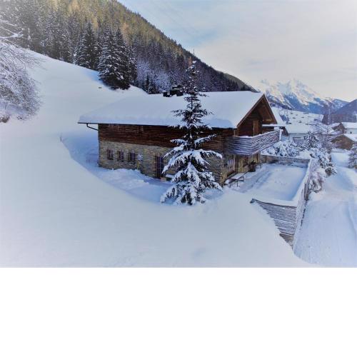 Posh Mansion in Sankt with 2 Saunas Whirlpool Jacuzzi
