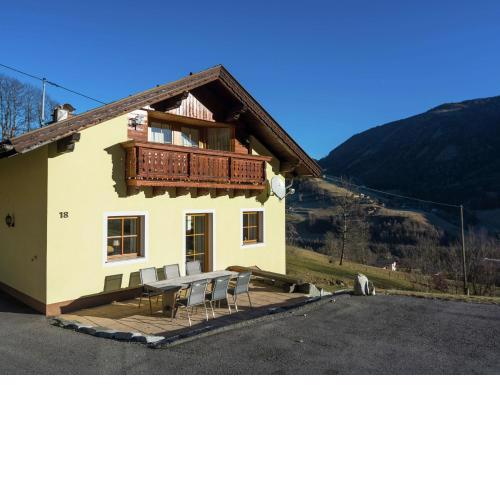 Posh Villa in Rennweg am Katschberg with Wellness and Bar