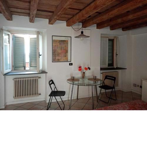 P&P Room Seventy-Seventh Apartment