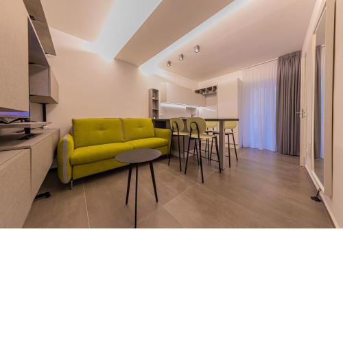 PR1MO MINIMAL SUITE
