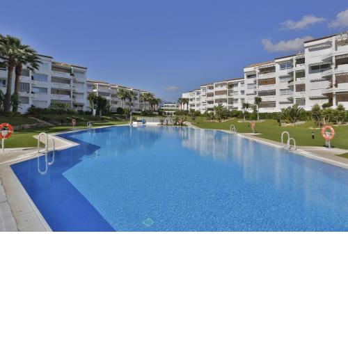 PR20 - Beach front flat Puerto Banus