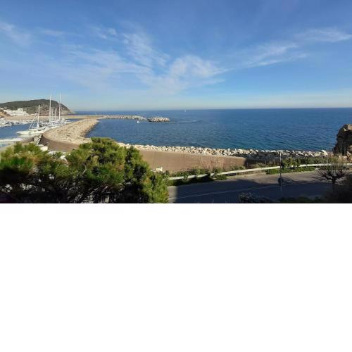 PRECIÓS APARTAMENT A PRIMERA LÍNIA DE MAR