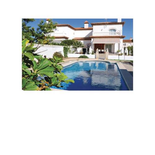 PRECIOSA CASA CON PISCINA AL LADO DE LA PLAYA