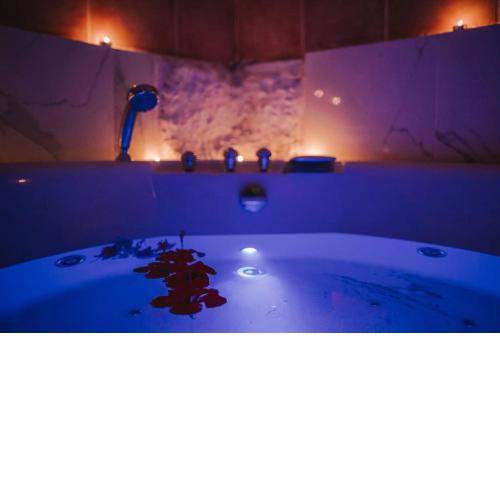 PRECIOSA CASA-CUEVA CON JACUZZI