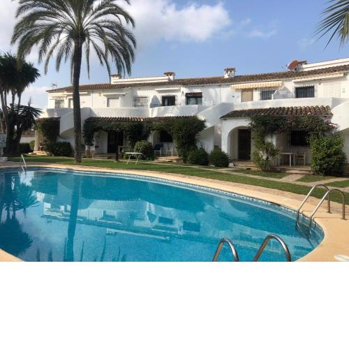 Precioso alojamiento con piscina,cerca de la playa
