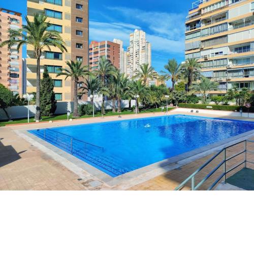 Precioso apartamento con piscina y garaje en Benidorm