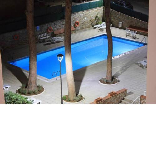 Precioso apartamento con piscina.