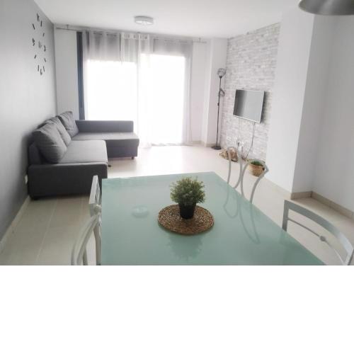 Precioso apartamento con piscina