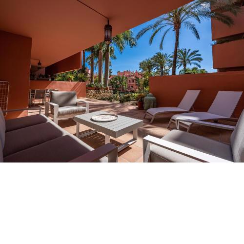 Precioso apartamento de planta baja en Las Salinas, Estepona