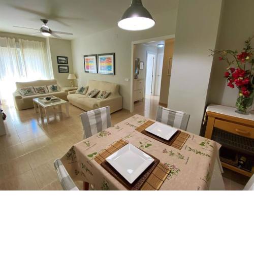 Precioso apartamento en Salou, con servicios.
