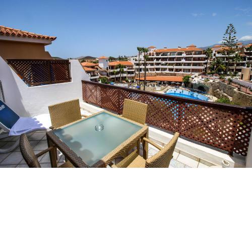 Precioso ático en Golf del Sur con terraza y piscina climatizada !