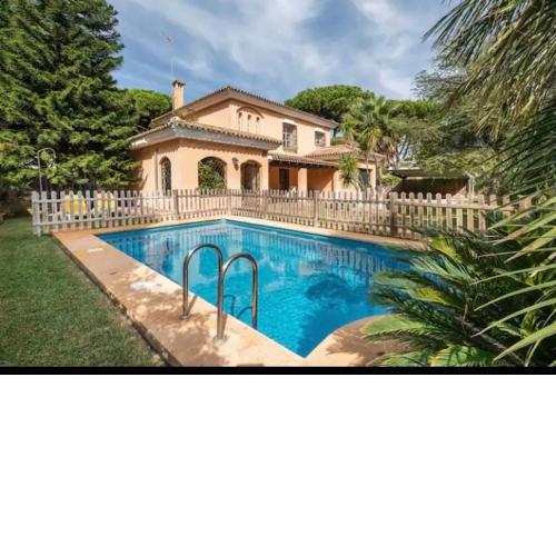 PRECIOSO CHALET EN ROCHE -CONIL PLAYA y GOLF