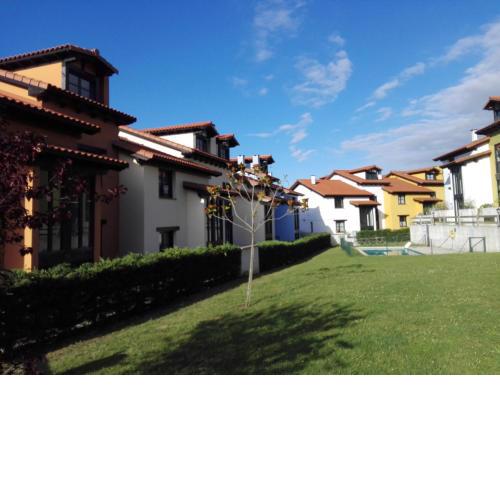 Precioso duplex con piscina y vistas