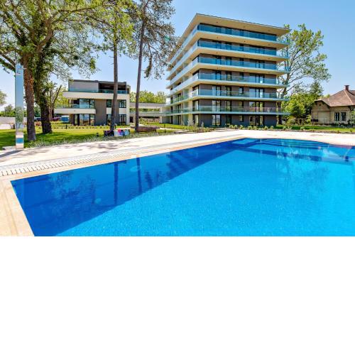 Premium Lelle Waterfront Resort Clyde