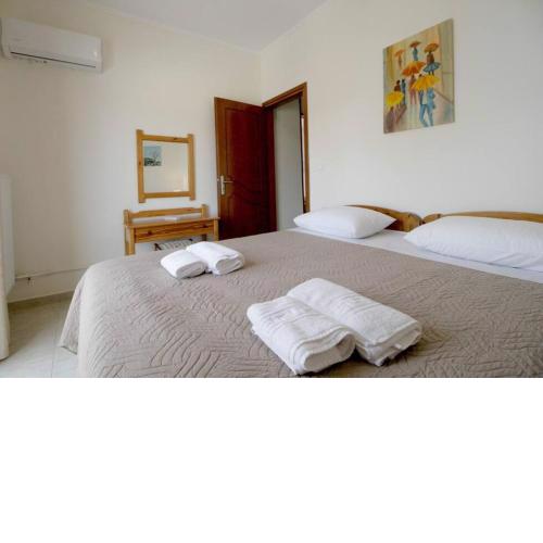 Premium Two-Bedroom Apartment, close to Beaches!