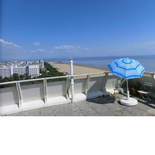 Prestigious residence with panoramic sea and lagoon view