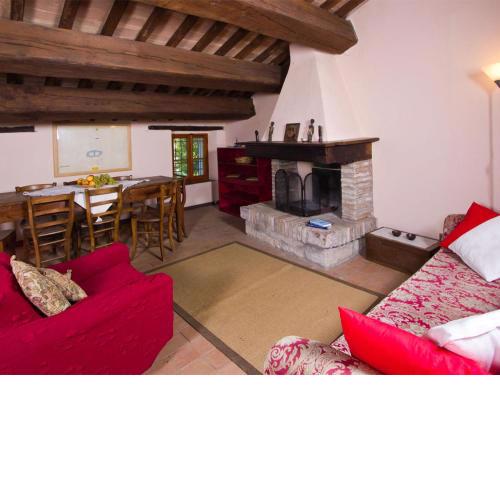 Pretty Holiday Home in Acqualagna with Swimming Pool