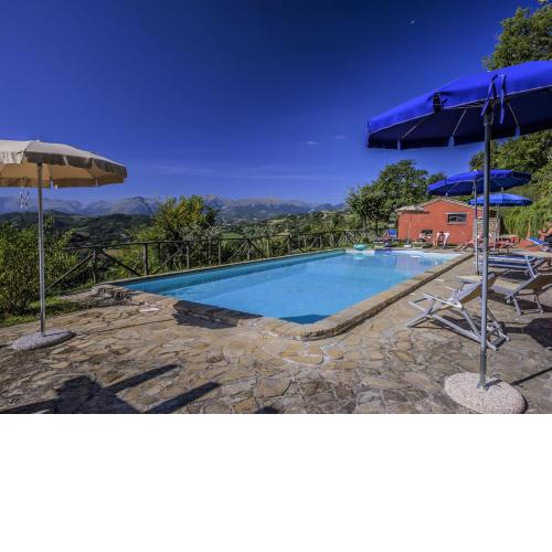 Pretty Holiday Home with Terrace in Monte San Martino Italy