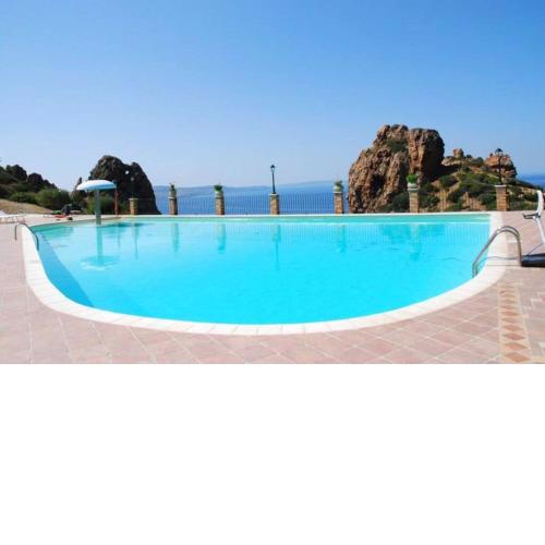 PRETTY LITTLE HOUSE (con piscina e wi-fi)