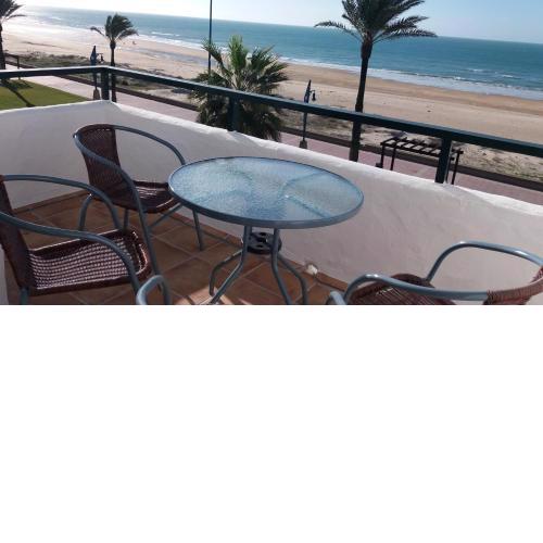Primera linea de playa "Barrosamar"