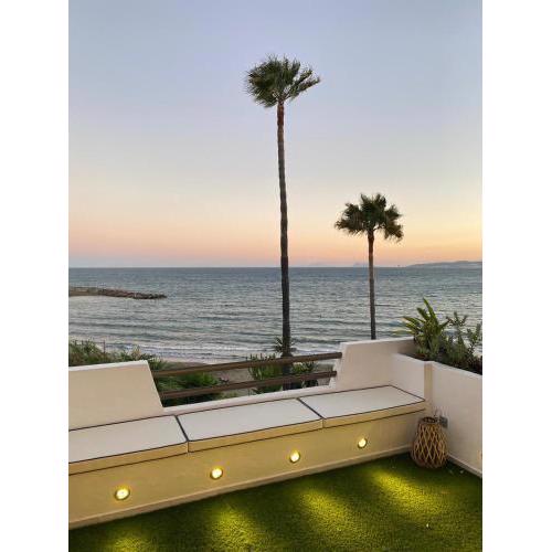 Primera línea de playa, golf y vistas al mar