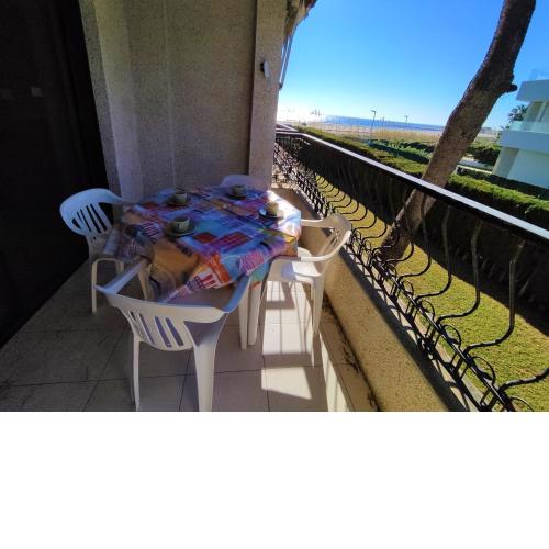 PRIMERA LINEA PLAYA CARGADOR Playamar 1012 ALBERT VILLAS