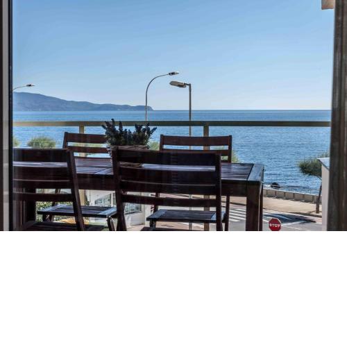 PRIMERISIMA LINEA DE MAR. HUTG 038644-53