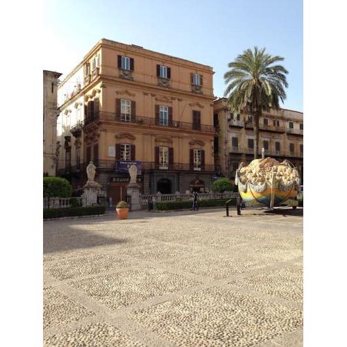 Prince Asmundo's apartment