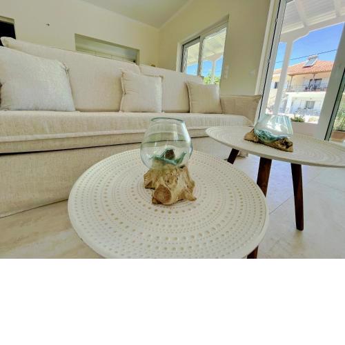 Private 2-bed house, large garden, beaches closeby