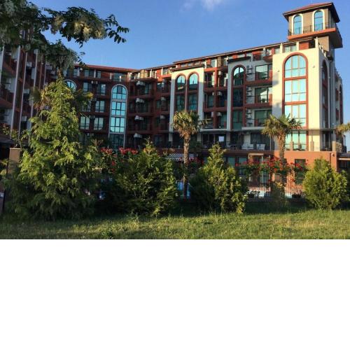 Private Apartment in Chateau Del Marina
