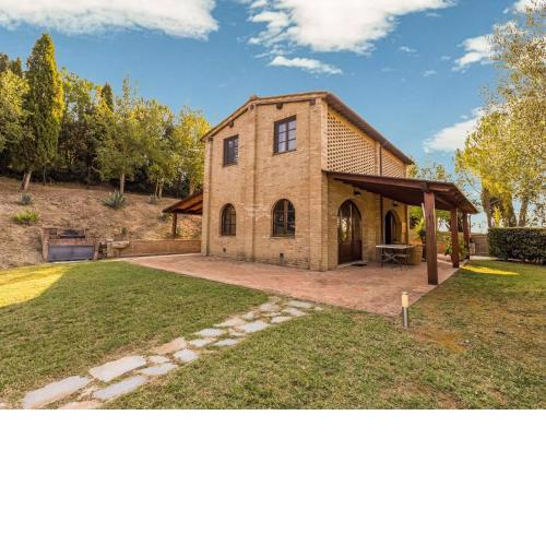 Private garden and pool 10 km from Siena and Crete Senesi