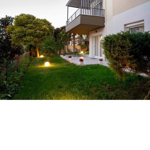 Private Garden house in Panorama- lux accommodation
