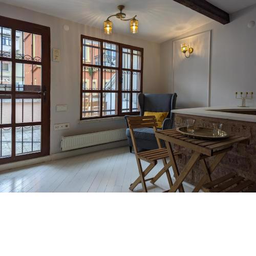 Private & Modern 4-floors Villa Near Galata Port